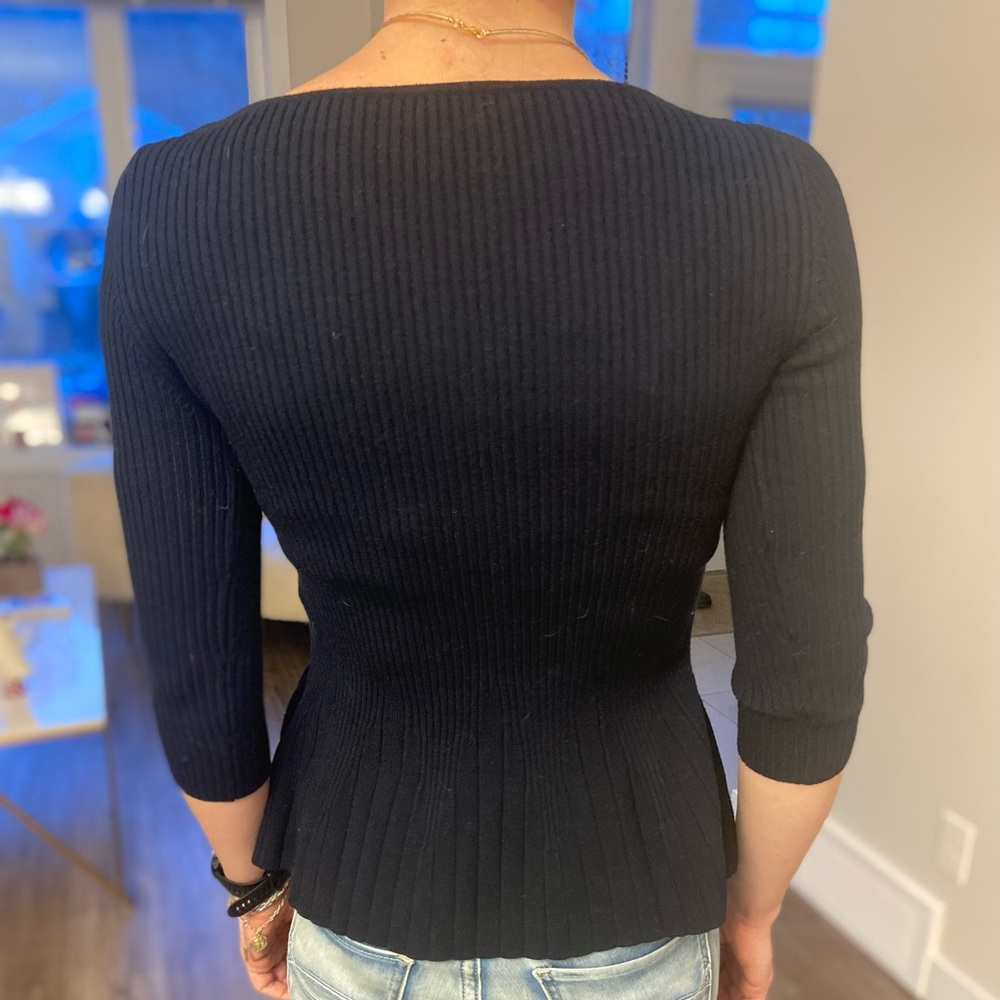 Max&Co V-neck Top - Picture 2 of 3
